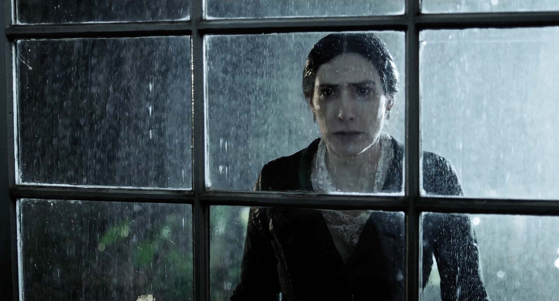 Virginia Cavendish em cena de Através da Sombra