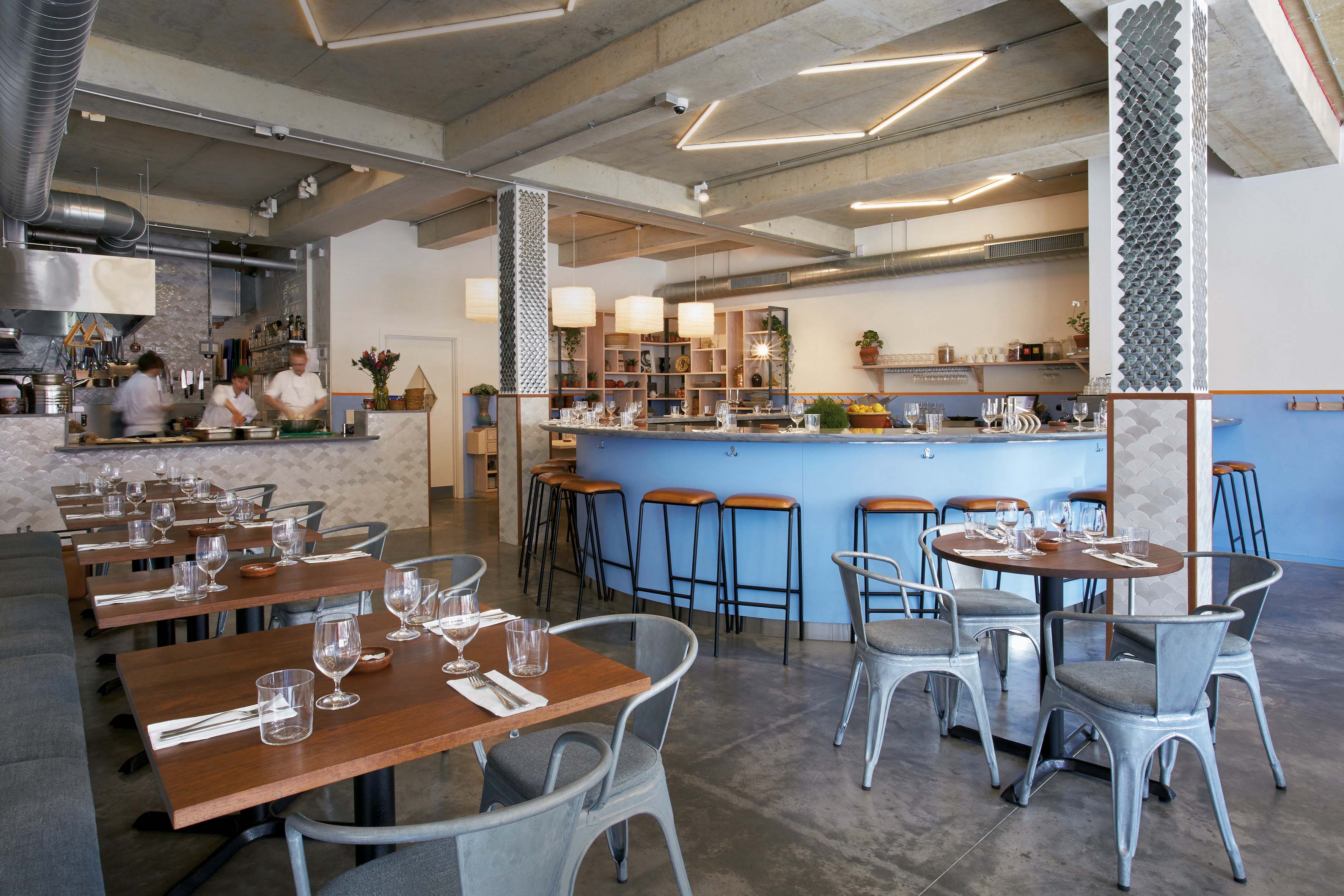 O aconchegante e concorrido espaço do Morito, bar de tapas ao lado do restaurante “irmão” Moro, em Londres