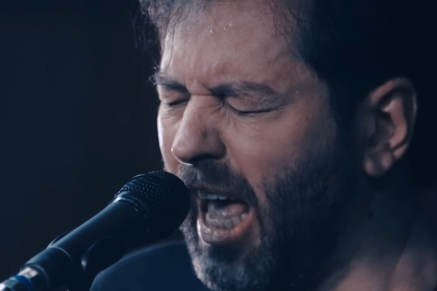 Cena do clipe "Só o Tempo Vai Dizer", do Busic