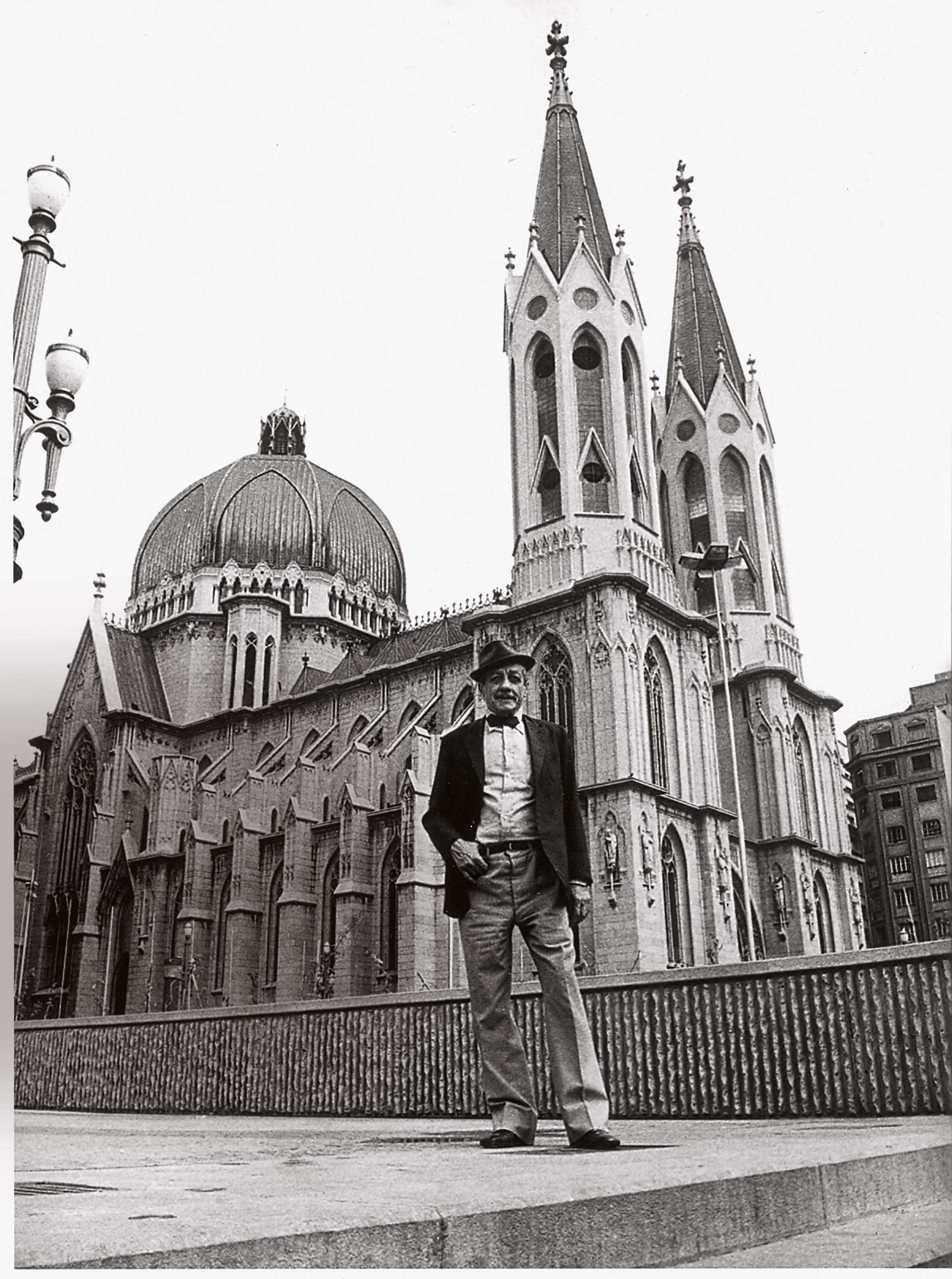 Adoniran Barbosa no Largo São Bento, São Paulo, em 1978