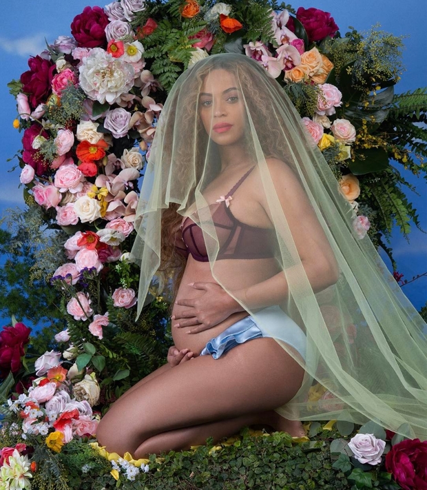 Beyoncé em imagem que anunciou a gravidez dela de gêmeos