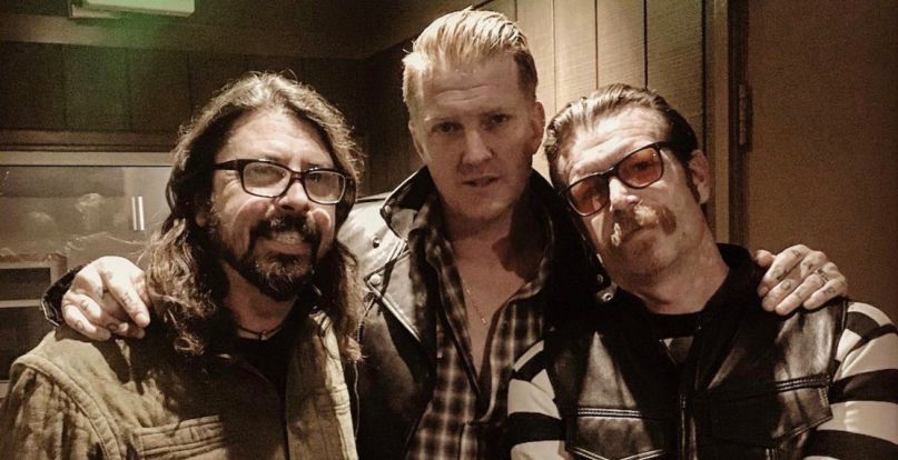 Dave Grohl, Josh Homme e Jesse Hughes em estúdio juntos