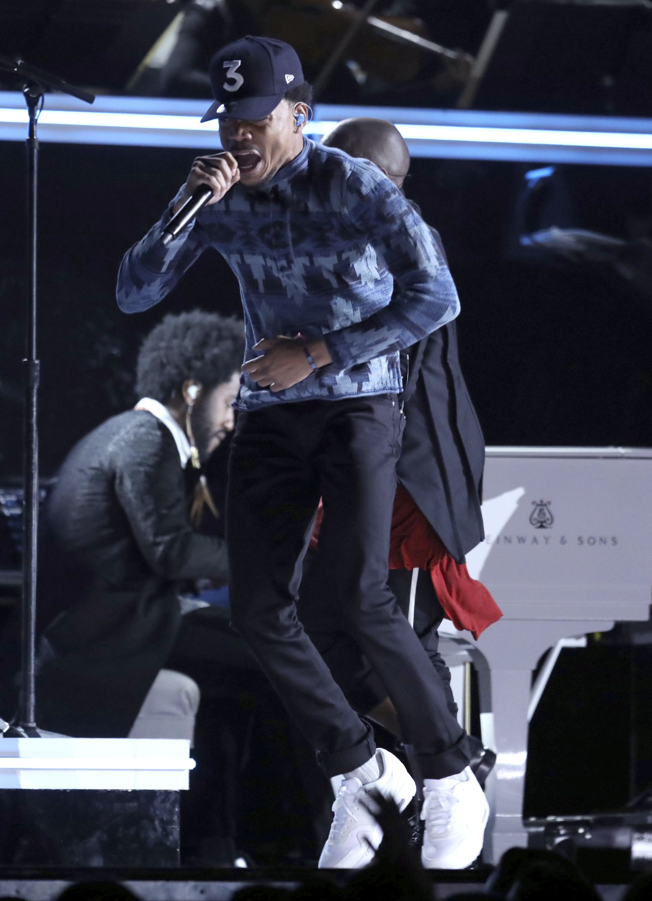 Chance the Rapper durante apresentação do Grammy 2017