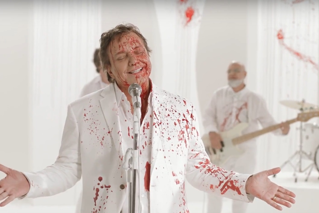 Fábio Jr. no clipe de "Alma Gêmea"