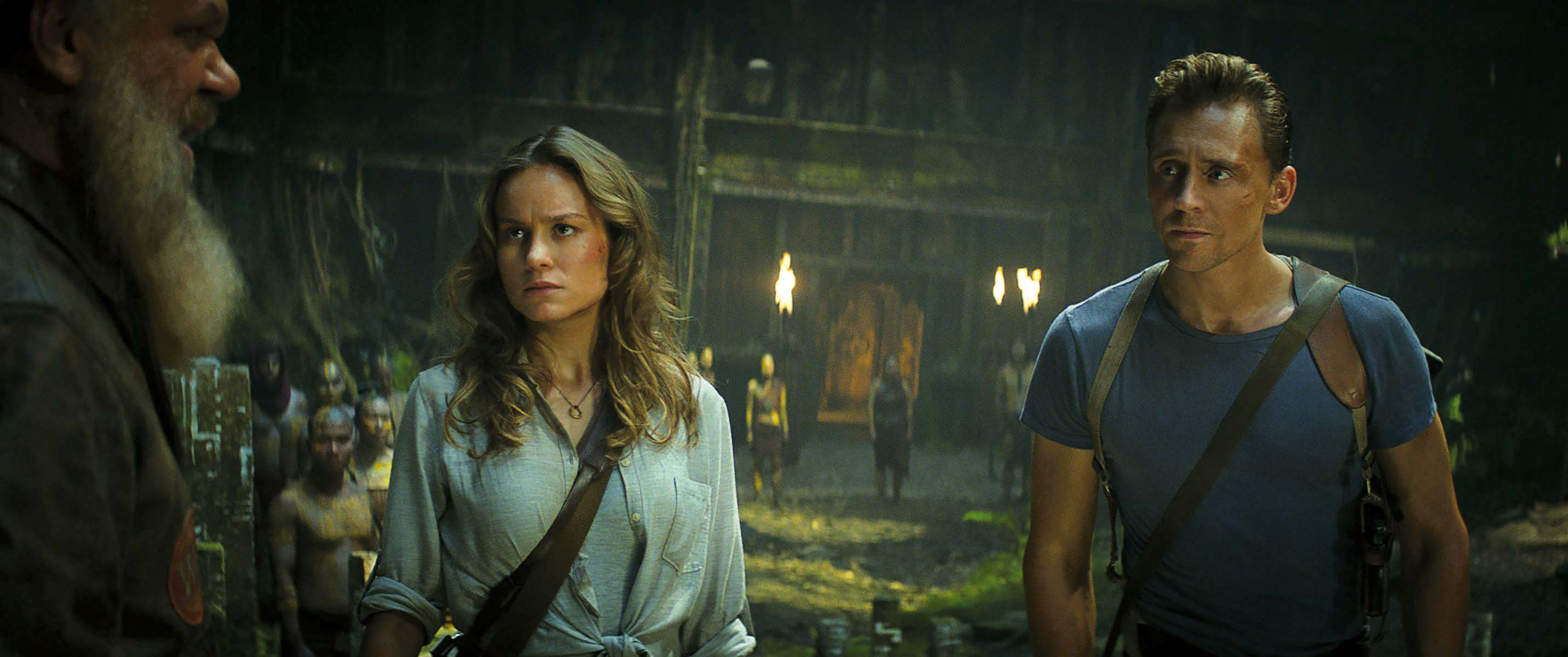 Exploradores   Brie e o colega de elenco Tom Hiddleston em cena de Kong: A Ilha da Caveira