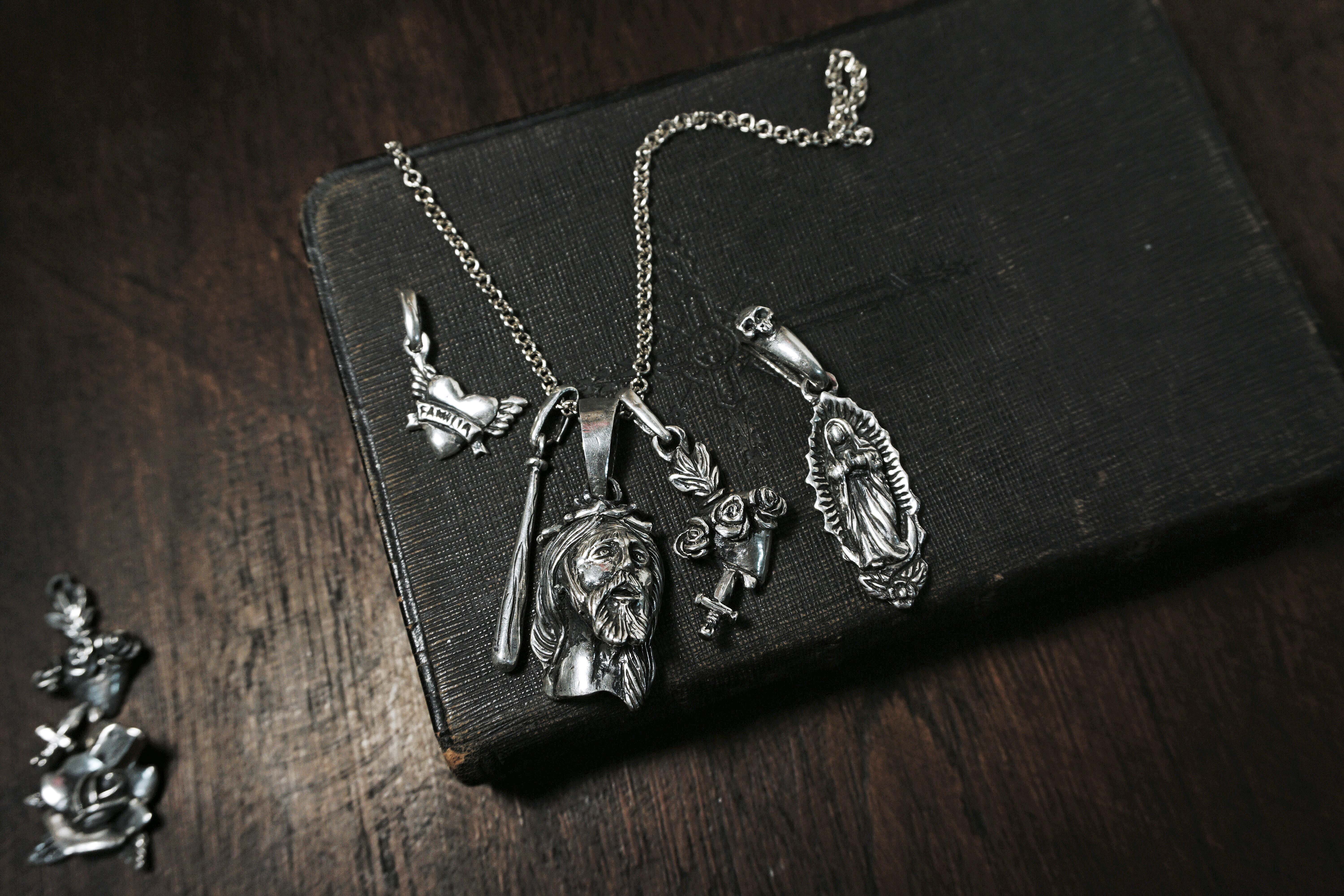 Mão na Massa  A coleção Only God Can Judge Me é um dos destaques da loja de Agustini