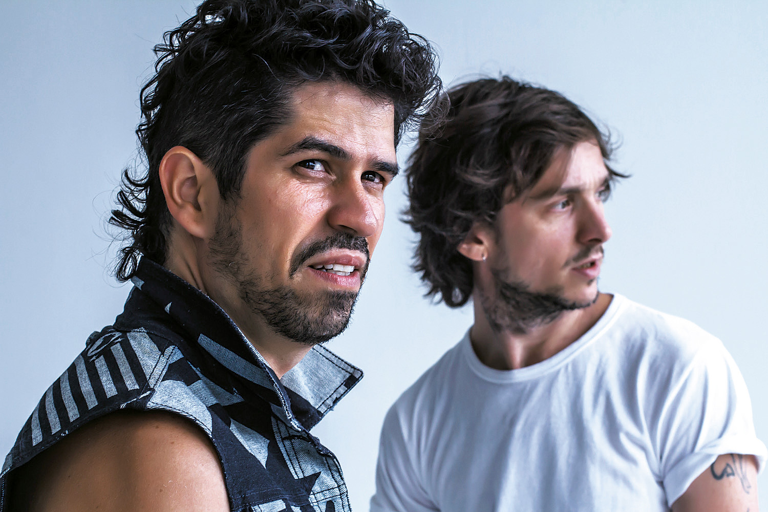 Muitos temperos  Meneghini e Hipolitho saíram do quadrado no novo álbum