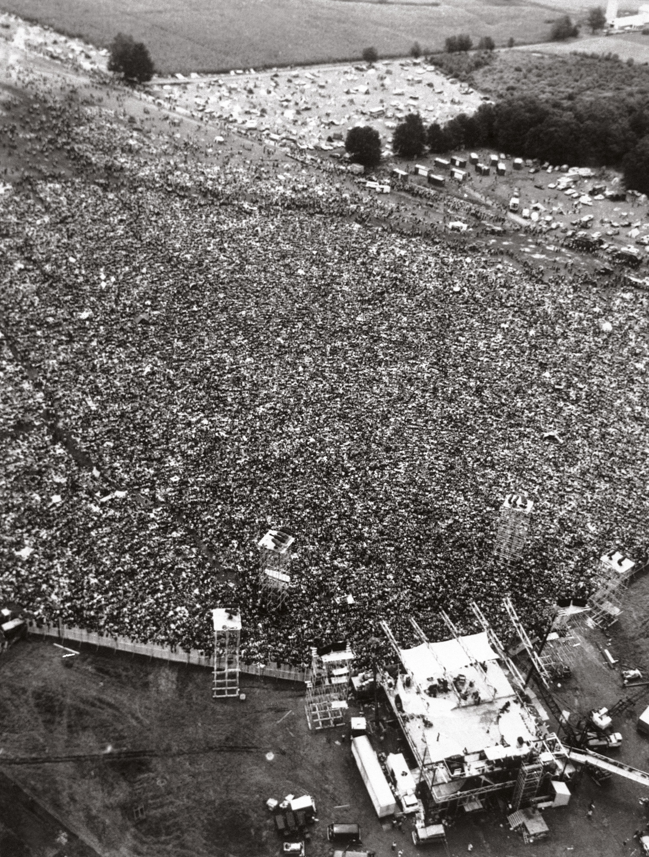 Festa Hippie  Parte da multidão que esteve presente em Woodstock; no total, foram mais de 400 mil pessoas