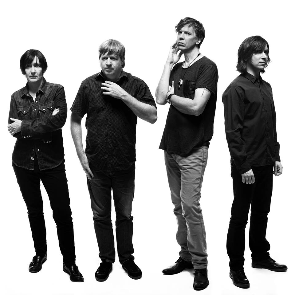 O Thurston Moore Group, com Deb Googe (My Bloody Valentine, baixo), James Sedwards (guitarra) e Steve Shelley (Sonic Youth, bateria)
