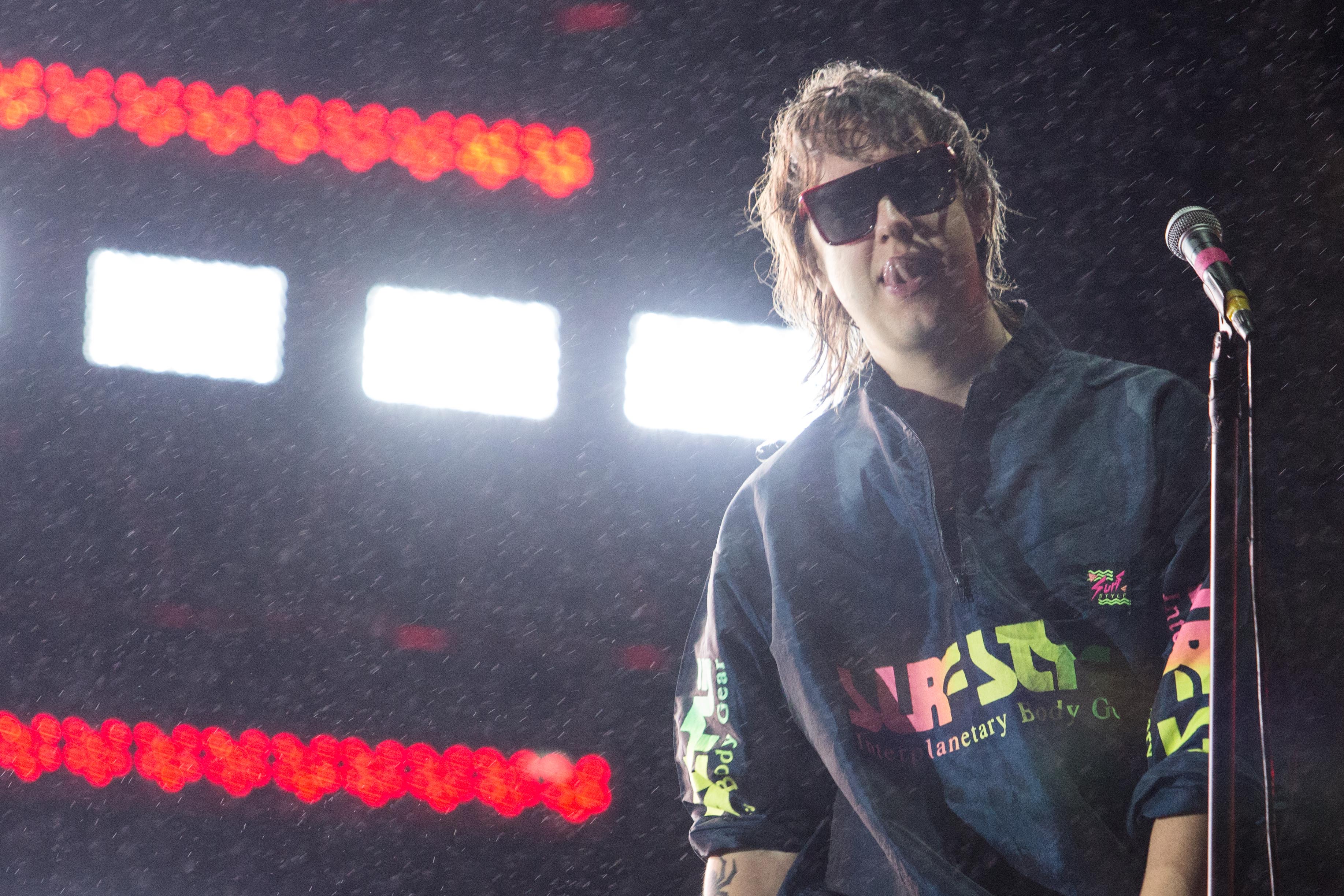 O The Strokes ficou encarregado de encerrar as atividades do Palco Skol e do Lollapalooza no último domingo, 26. Veja a seguir as melhores fotos da apresentação do headliner.