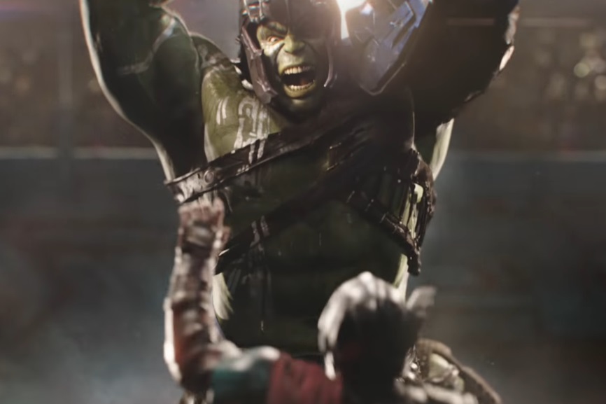 Thor e Hulk em cena do filme Thor: Ragnarok