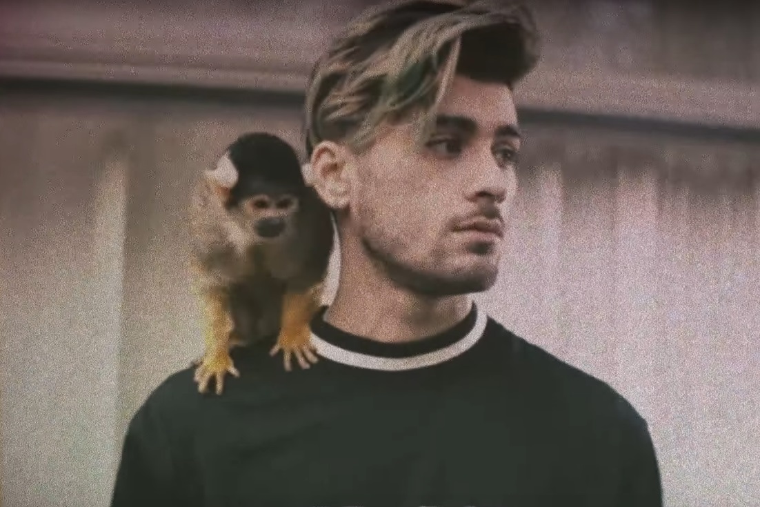 Zayn Malik em cena do clipe "Still Got Time"