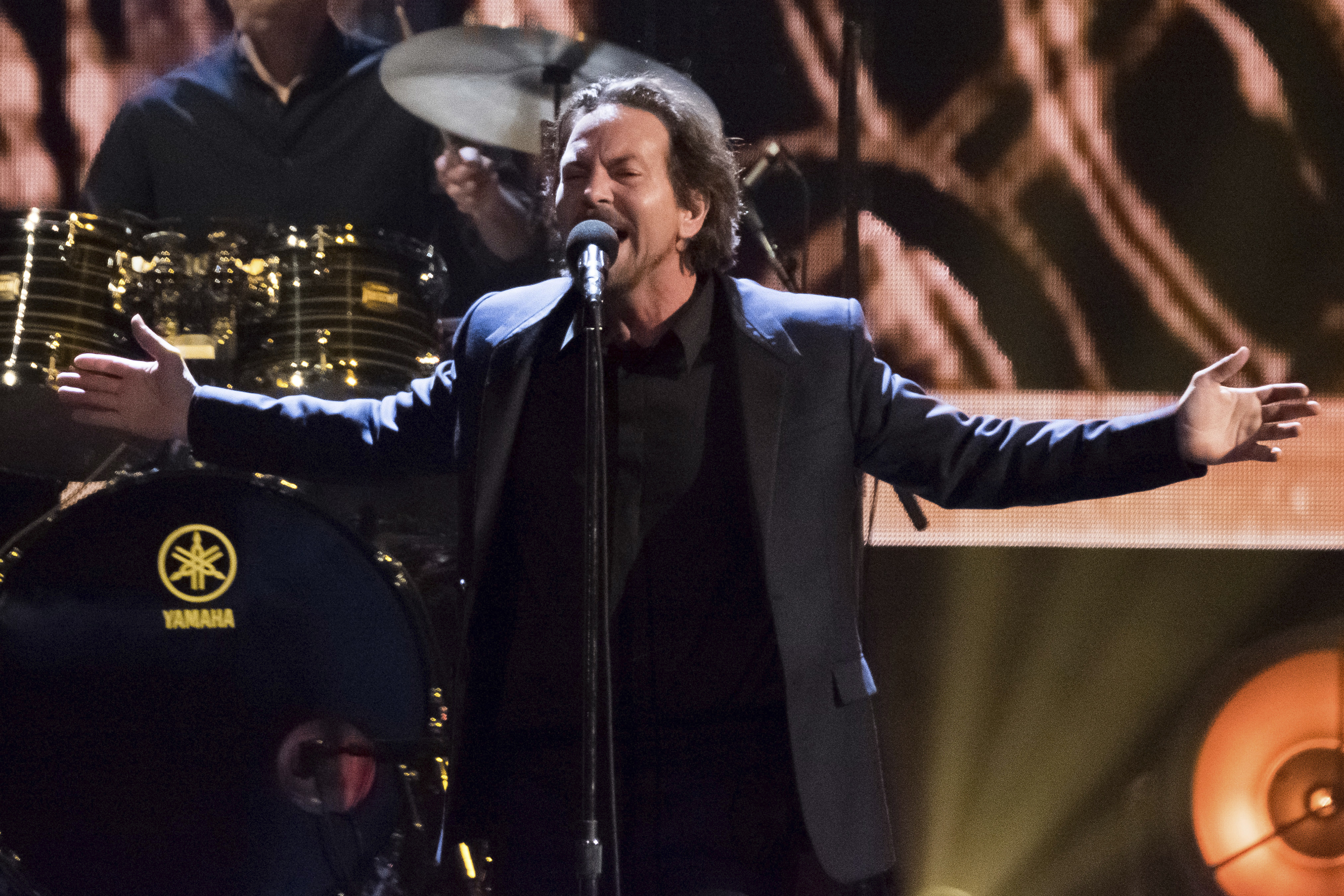 Eddie Vedder no Hall da Fama do Rock, em 2017