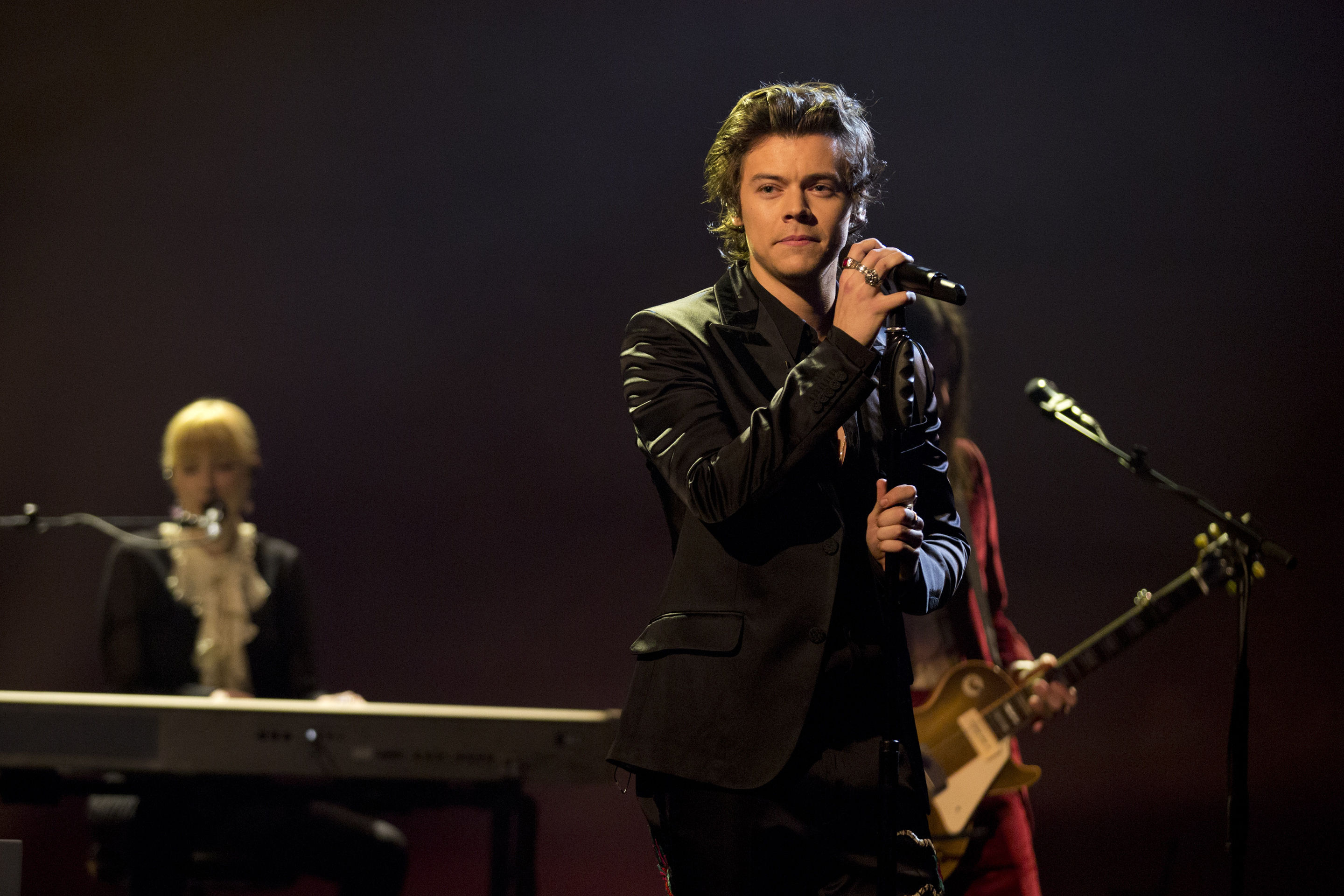 Harry Styles em apresentação no programa Graham Norton Show