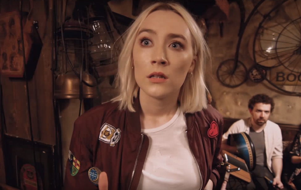 Cena do clipe de "Galway Girl", de Ed Sheeran