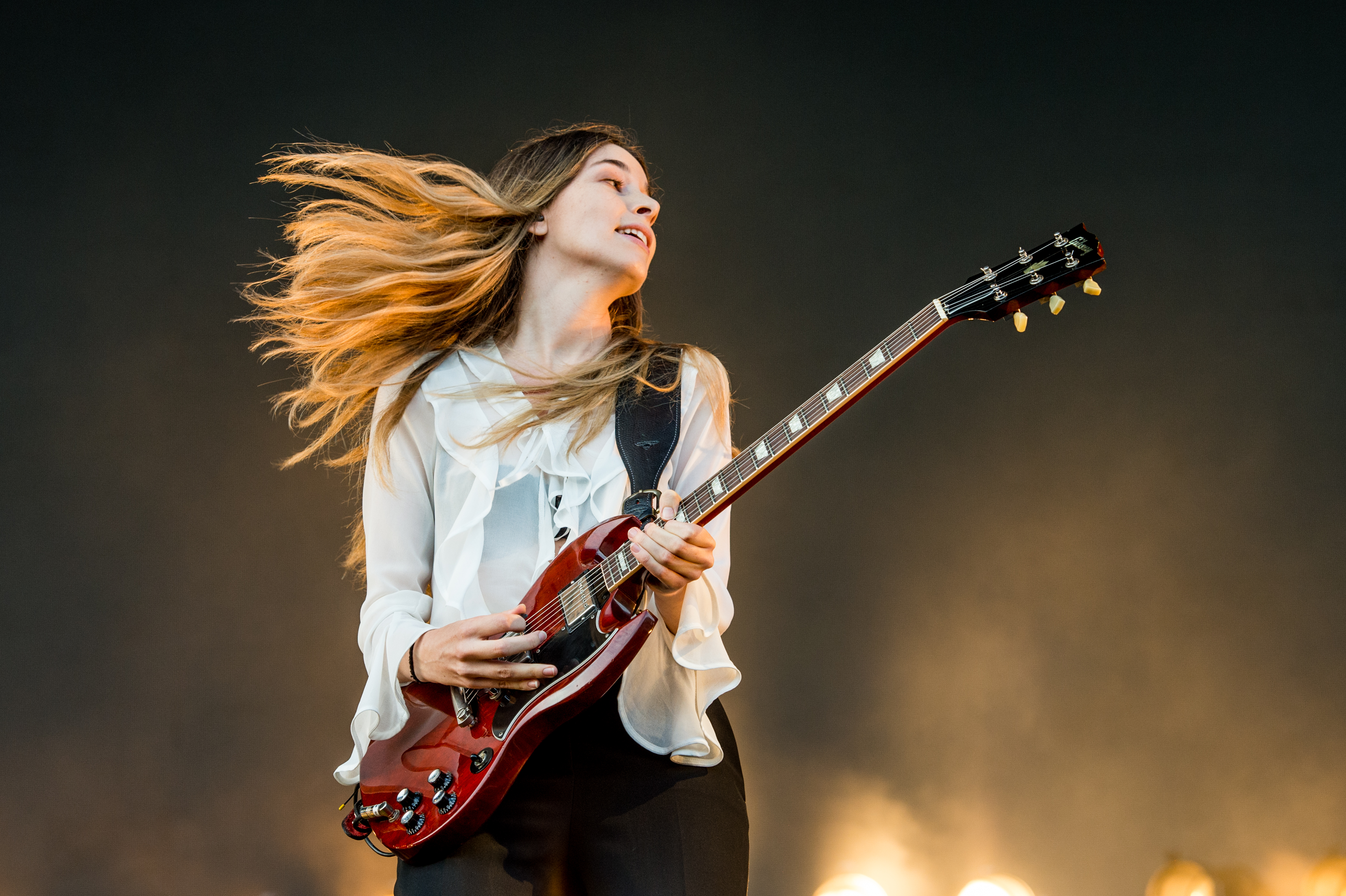 Danielle Haim durante show do Haim no Lollapalooza Chicago de 2016