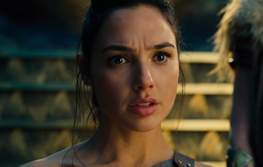 Gal Gadot como Diana Prince no trailer de Mulher Maravilha