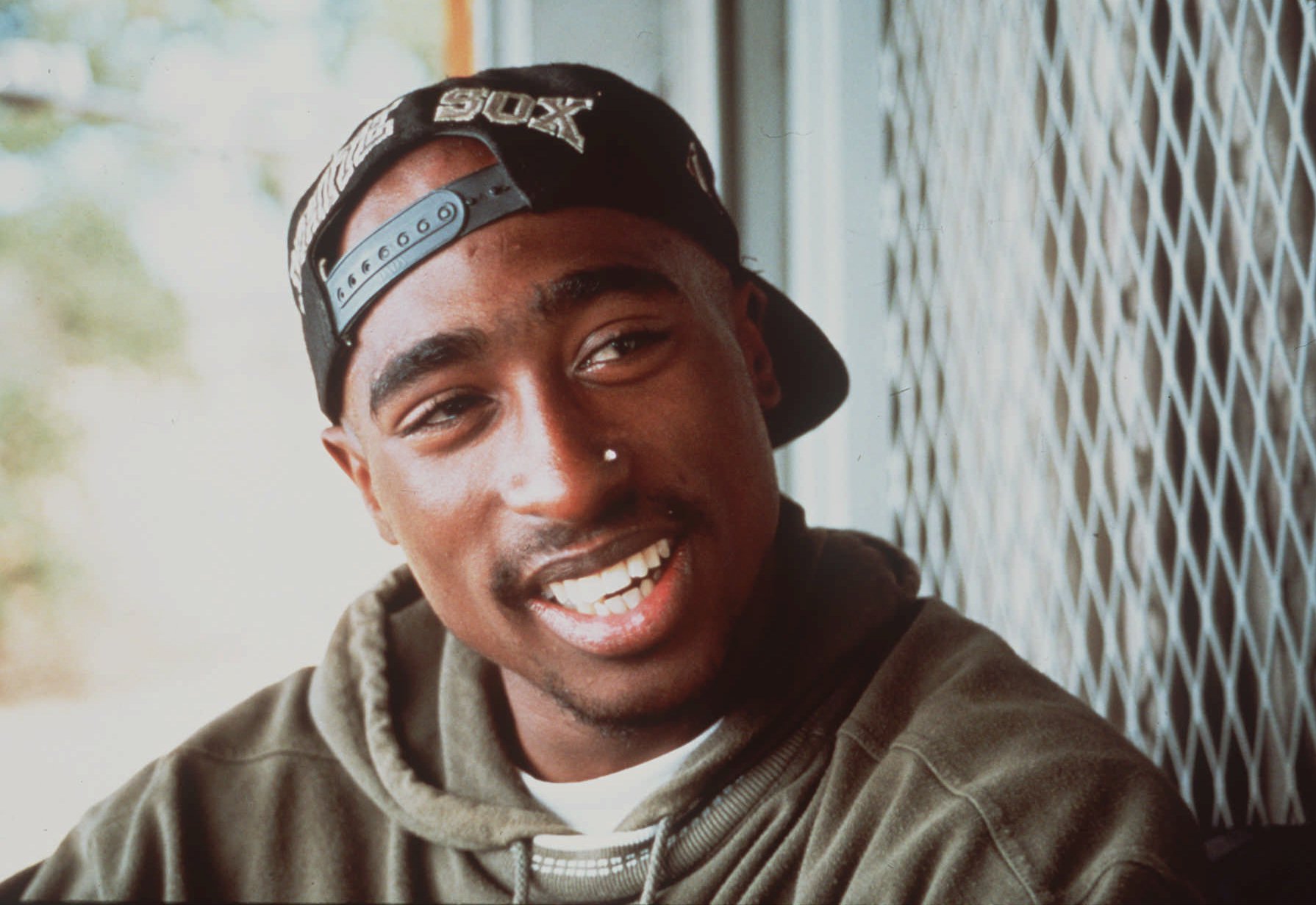 O rapper norte-americano Tupac Shakur em foto de 1993