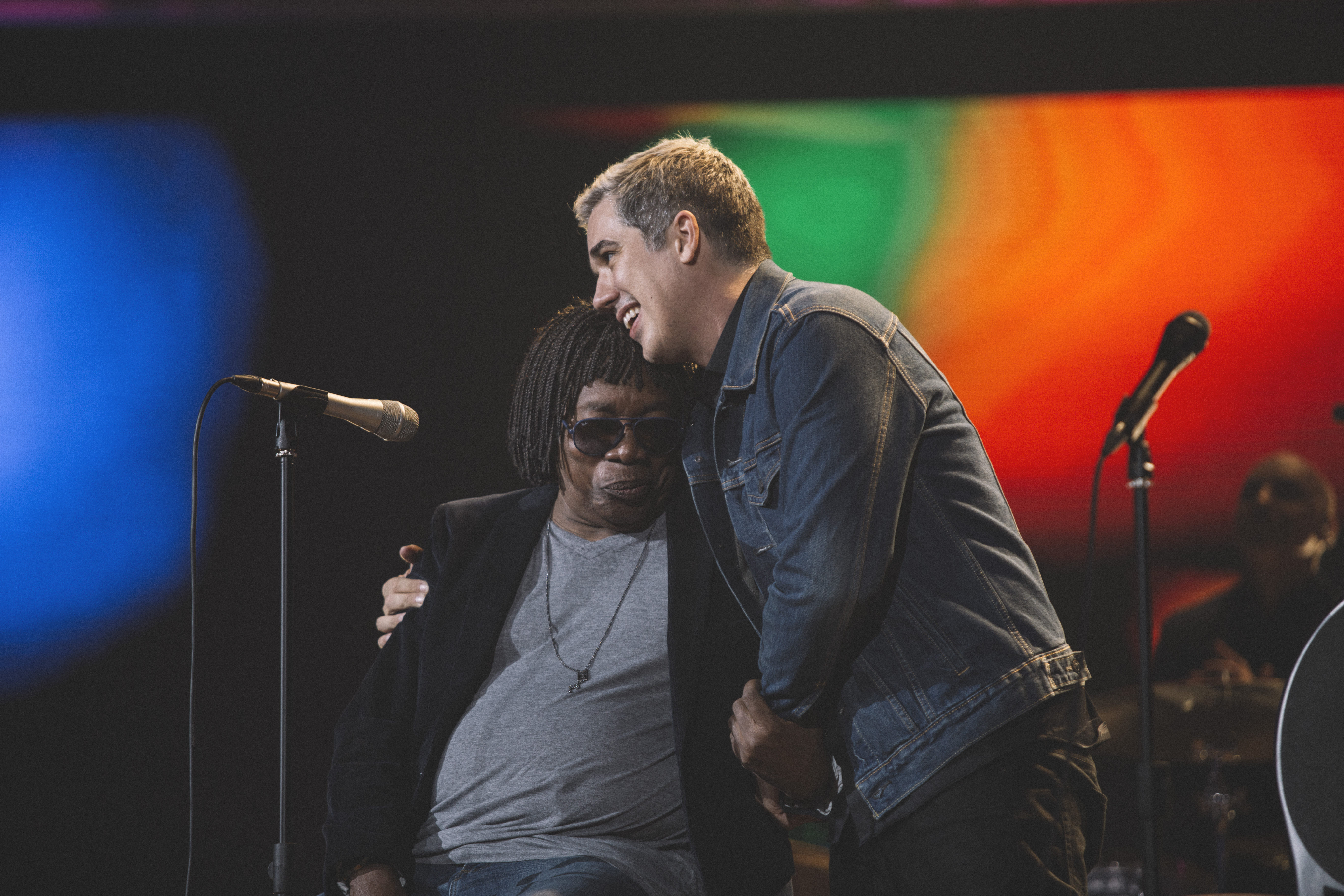 Rogério Flausino e Milton Nascimento em gravação do primeiro DVD Acústico do Jota Quest