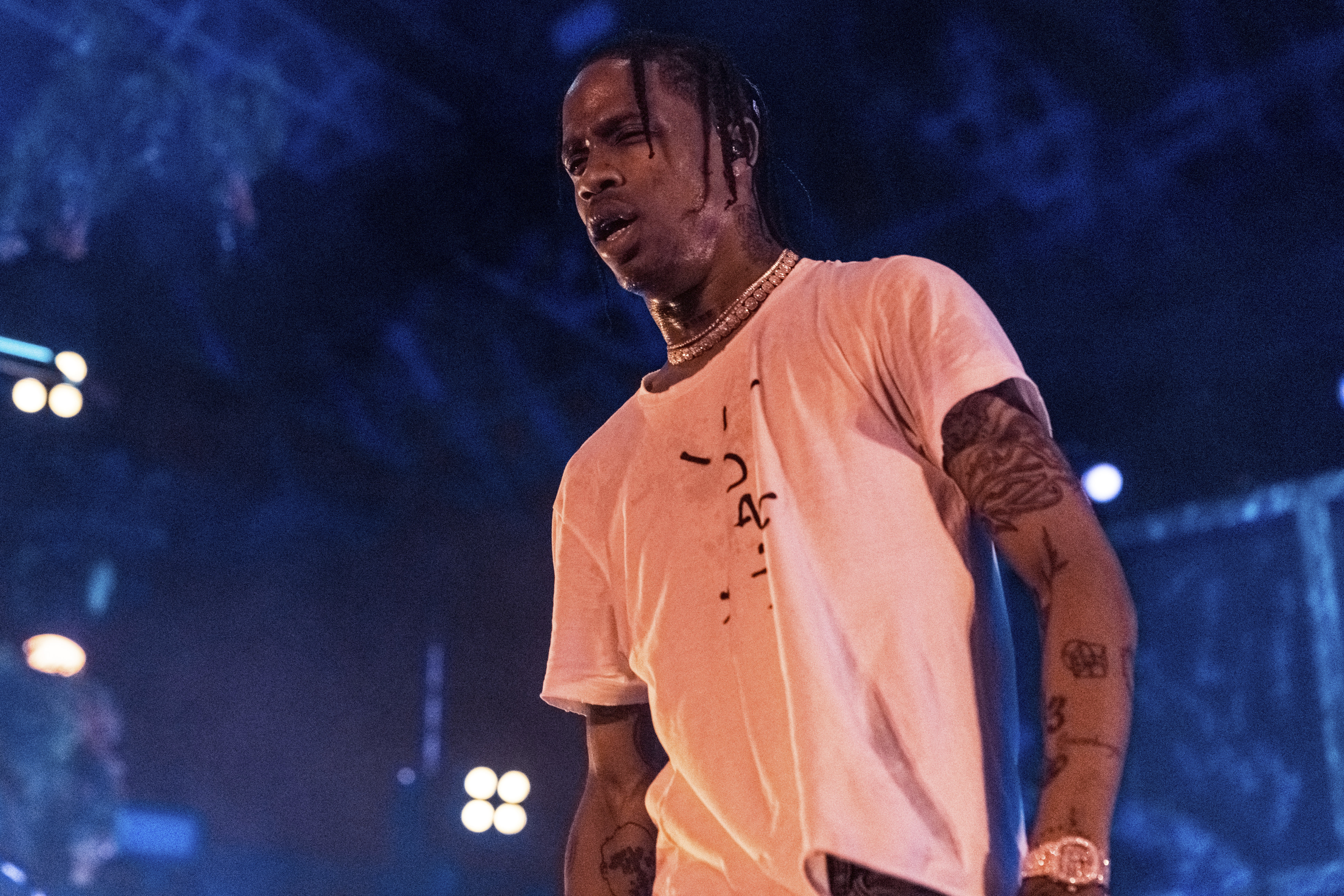 Travis Scott em apresentação no festival Coachella, em 2017