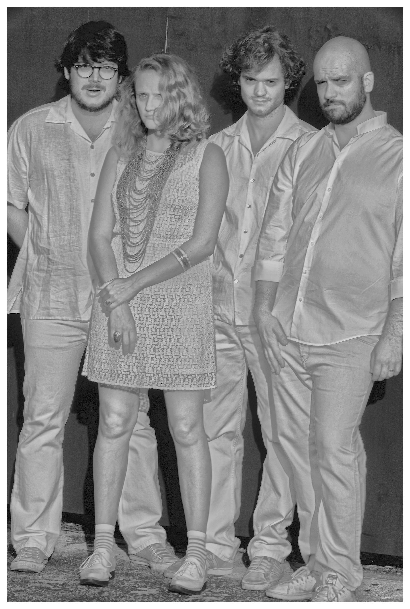 Nico Paoliello (bateria), Fernando Perdido (baixo), Irina Bertolucci (teclado) e Tomaz Paoliello (guitarra) formam o Garotas Suecas