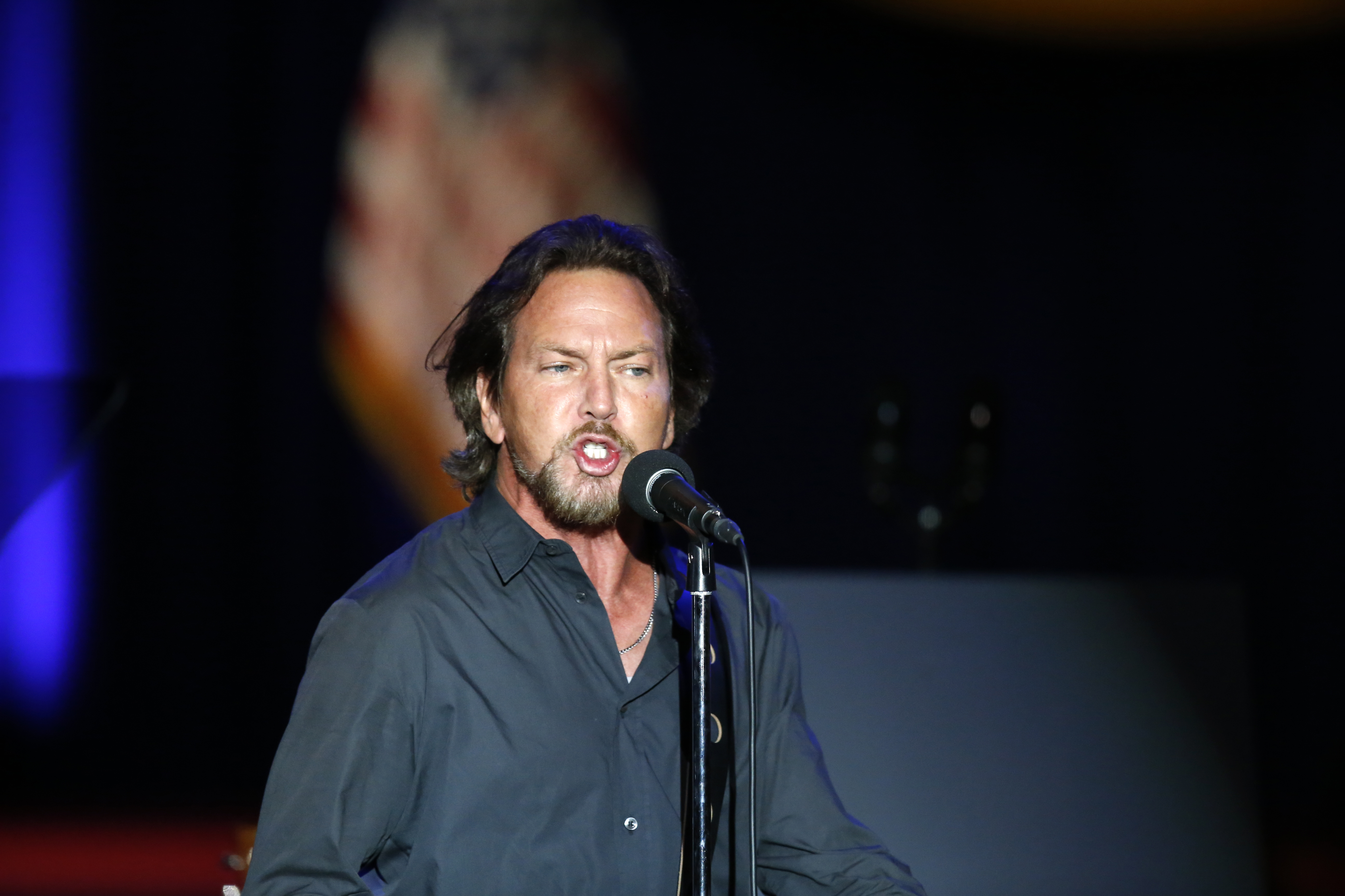 Eddie Vedder em performance que marcou o fim do mandato do ex-presidente dos Estados Unidos, Barack Obama, em 2017