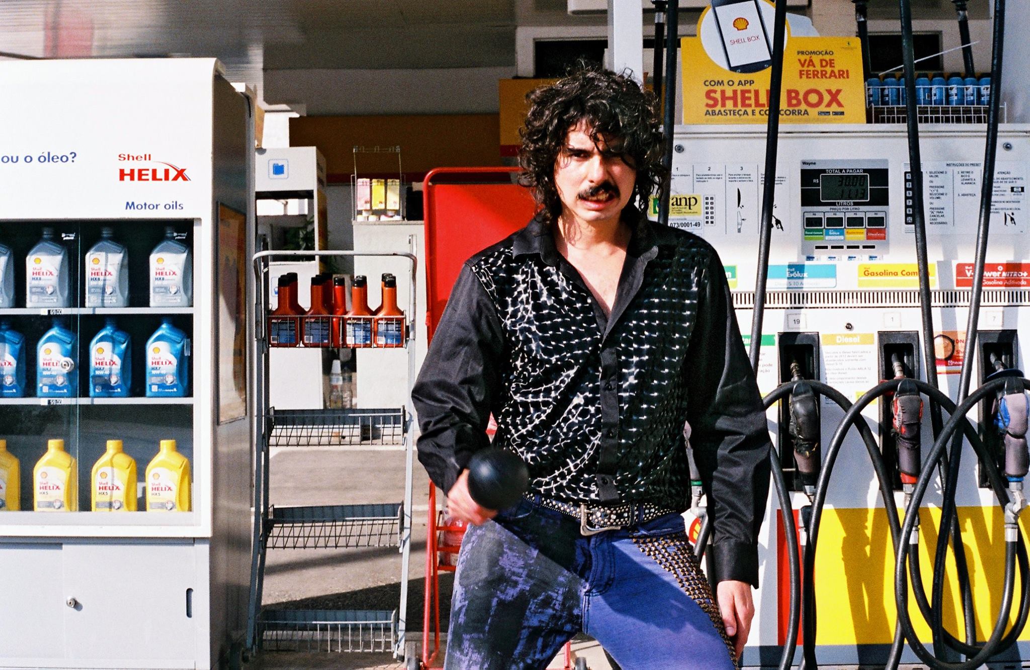 Jonnata Doll, vocalista da Jonnata Doll & Os Garotos Solventes