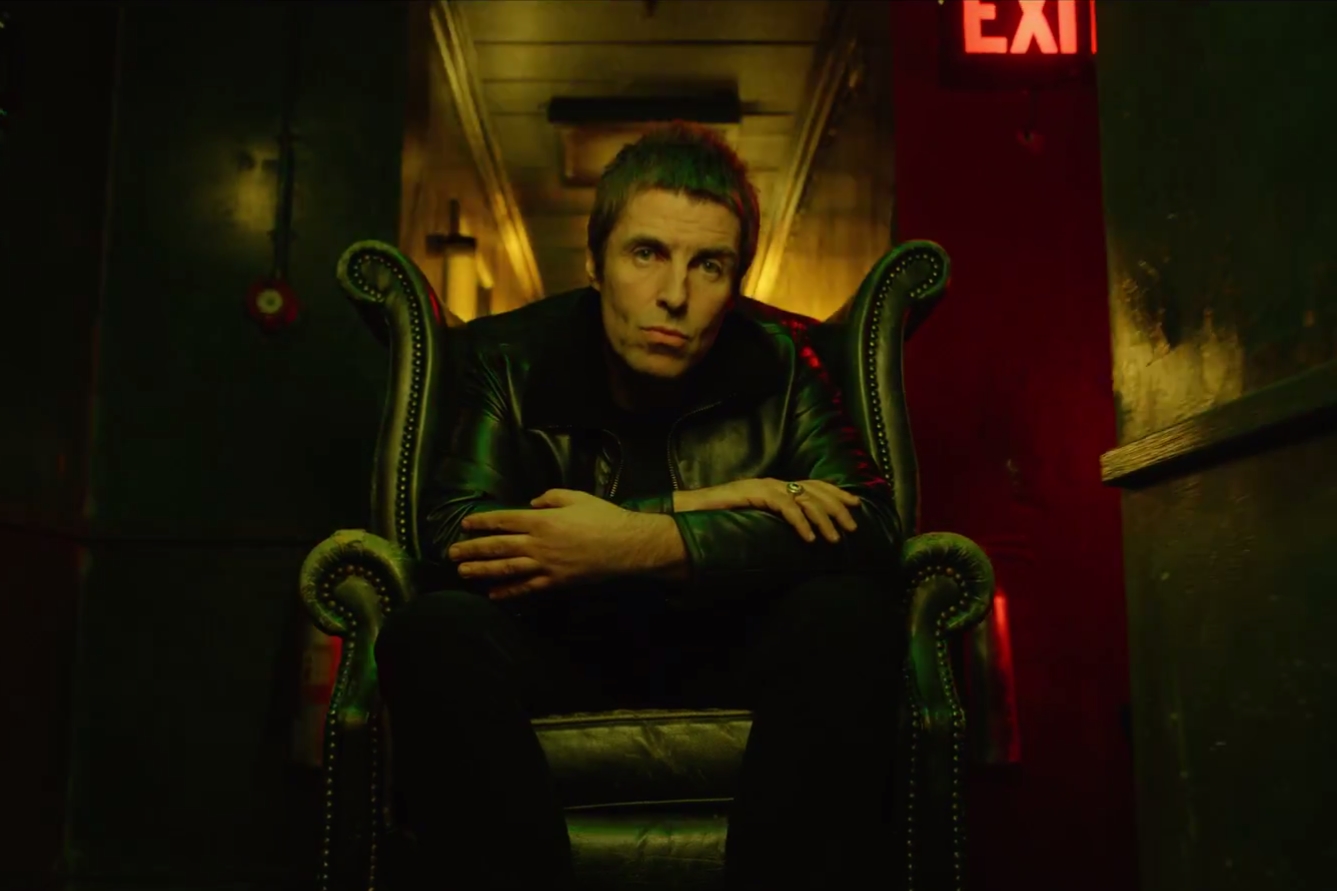 Liam Gallagher em cena do clipe do single “Wall Of Glass”