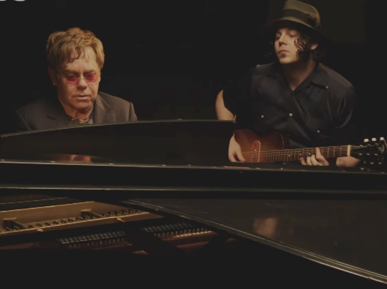 Elton John e Jack White em clipe da série documental American Epic Sessions