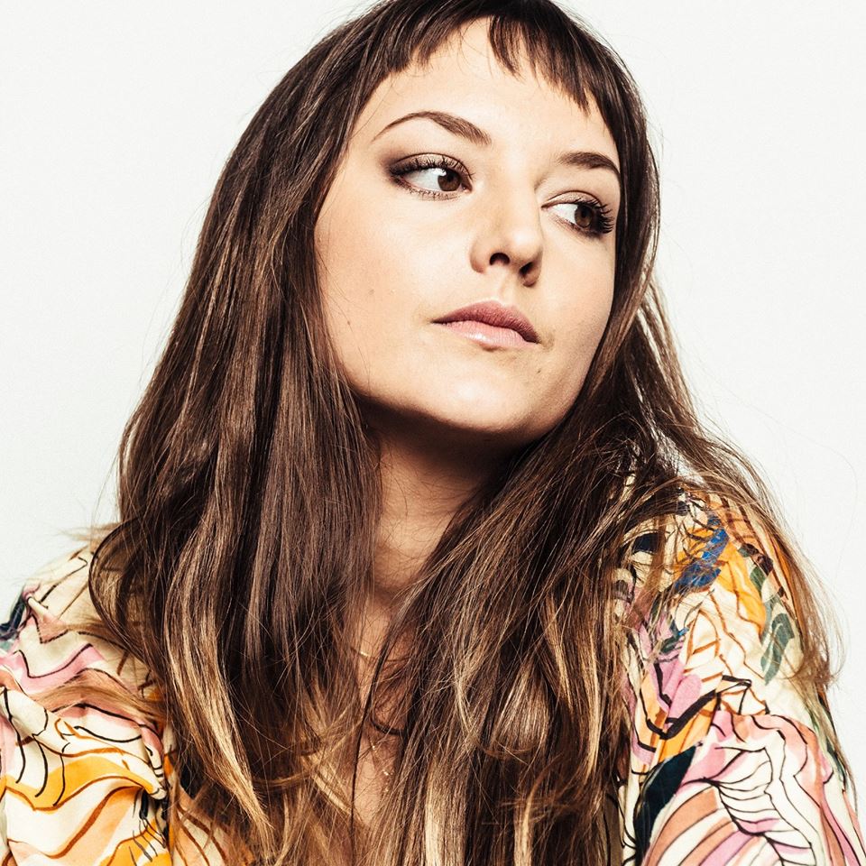 A cantora Mallu Magalhães