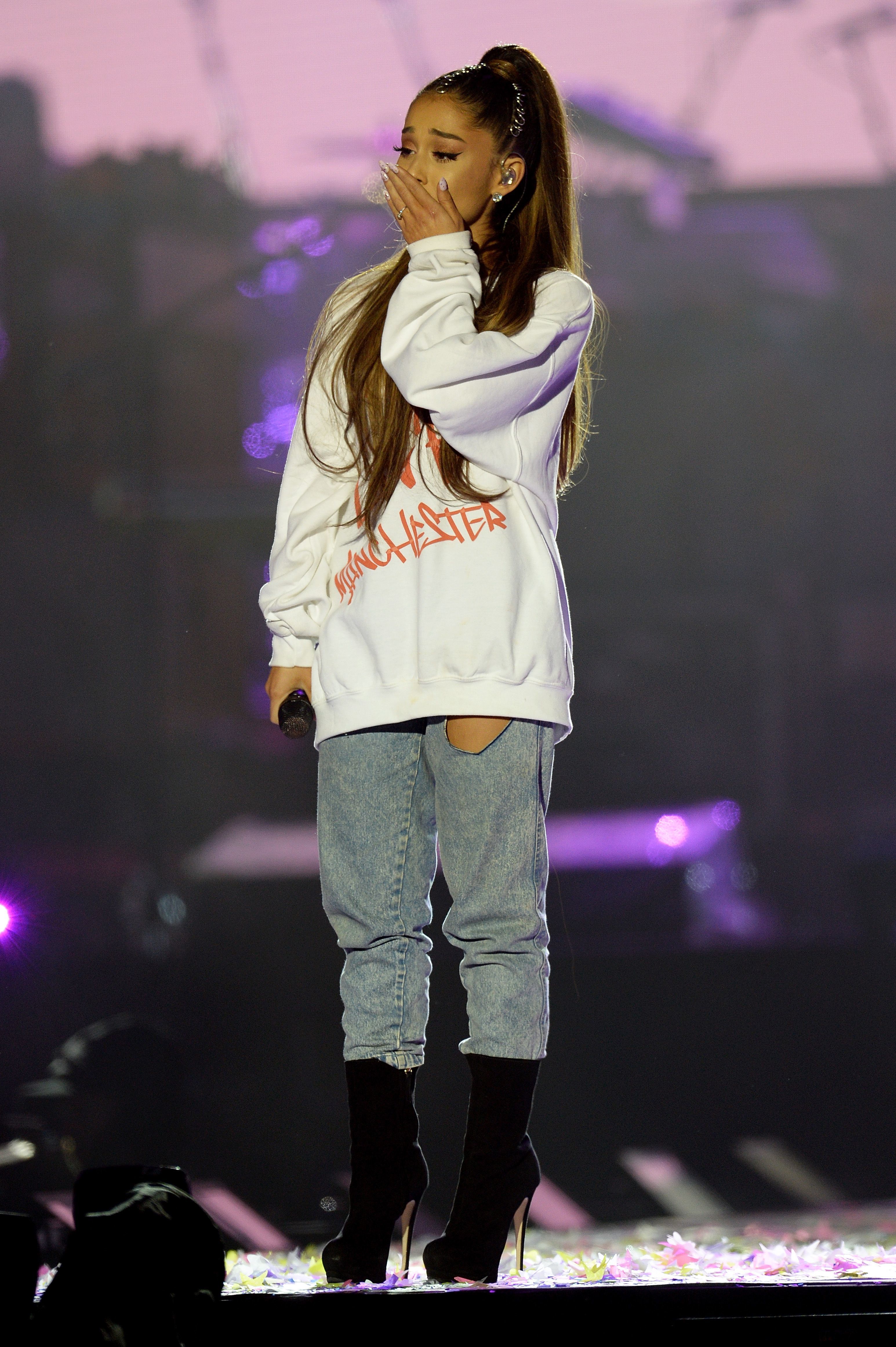 Ariana Grande no show beneficente One Love Manchester