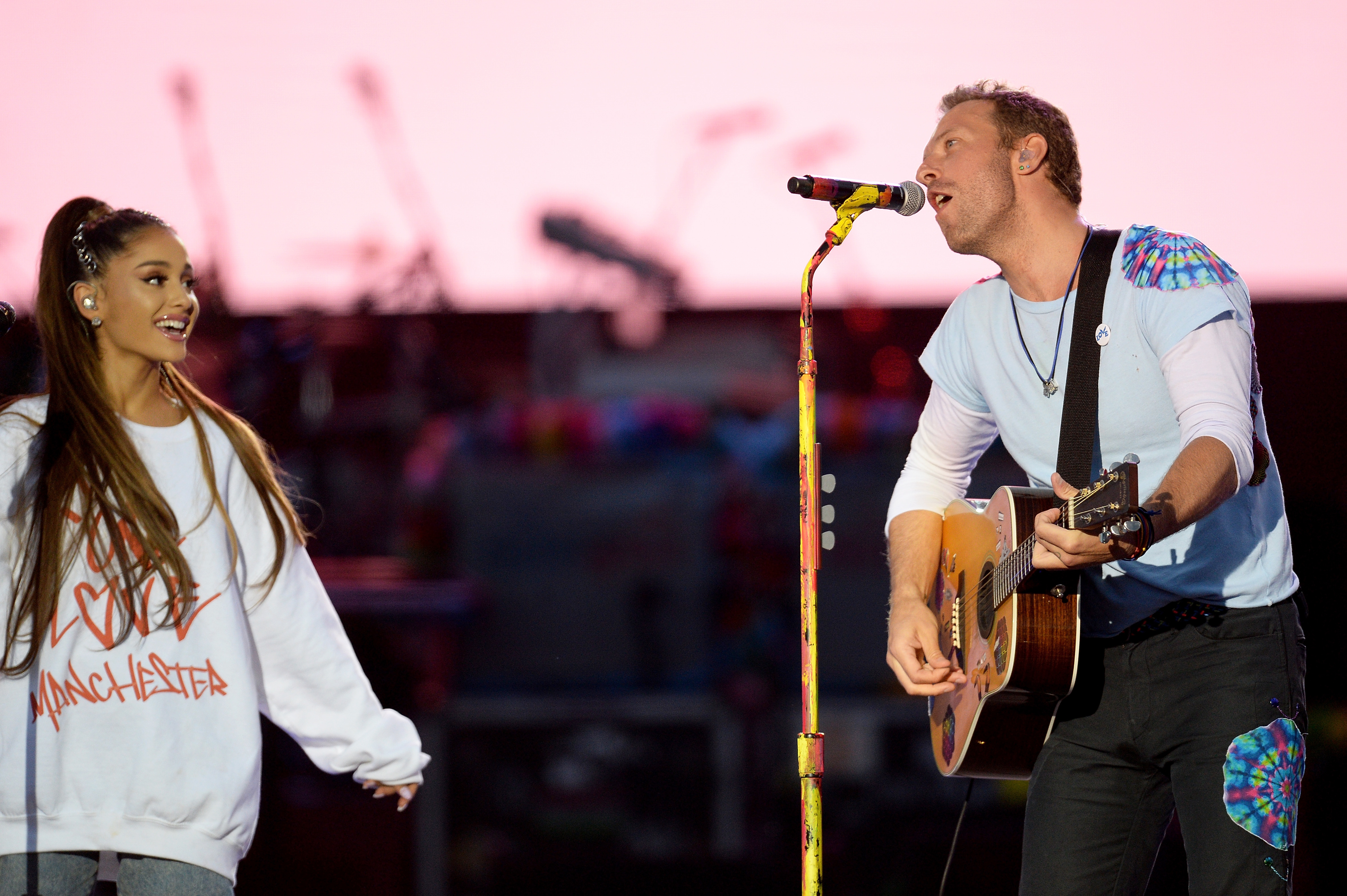Chris Martin e Ariana Grande