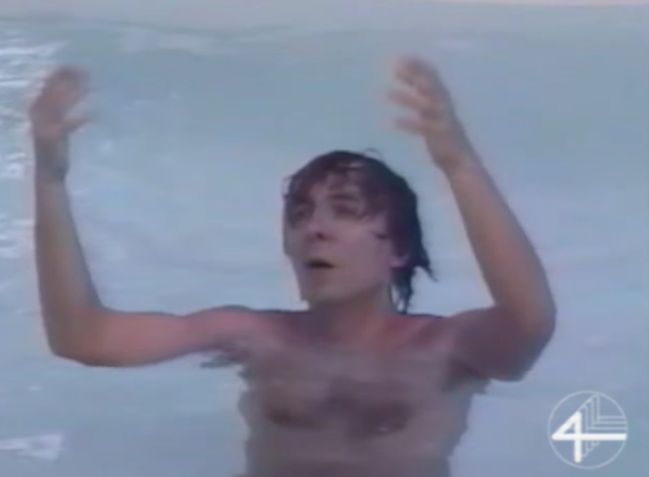 Cena do clipe de "Goodbye Soleil", do Phoenix