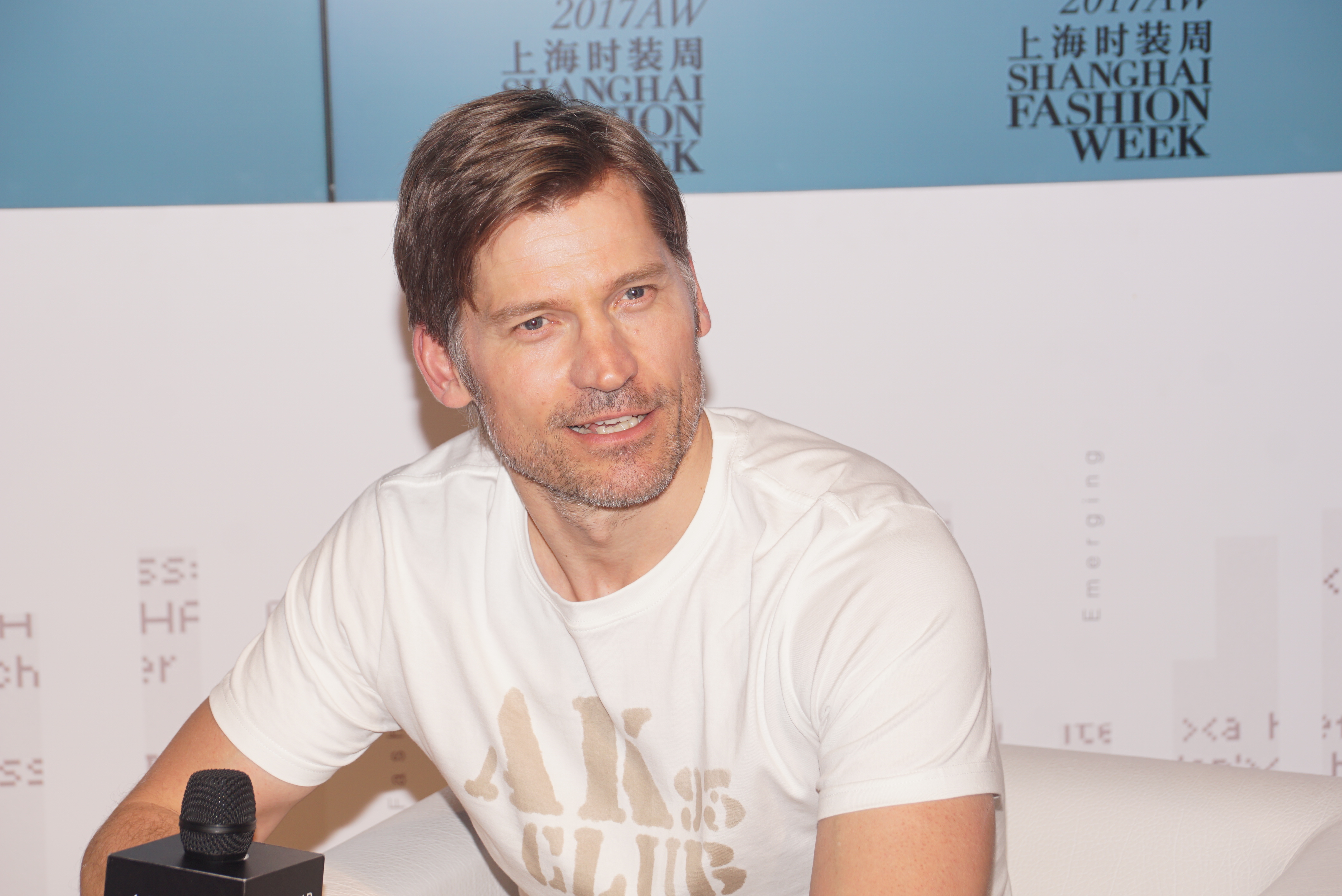 O ator Nikolaj Coster-Waldau na Xangai Fashion Week 2017