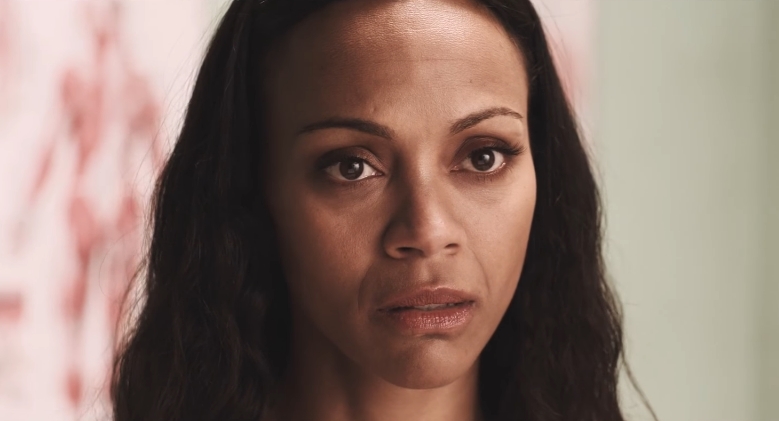 Zoe Saldana no clipe de "Free Me", da Sia