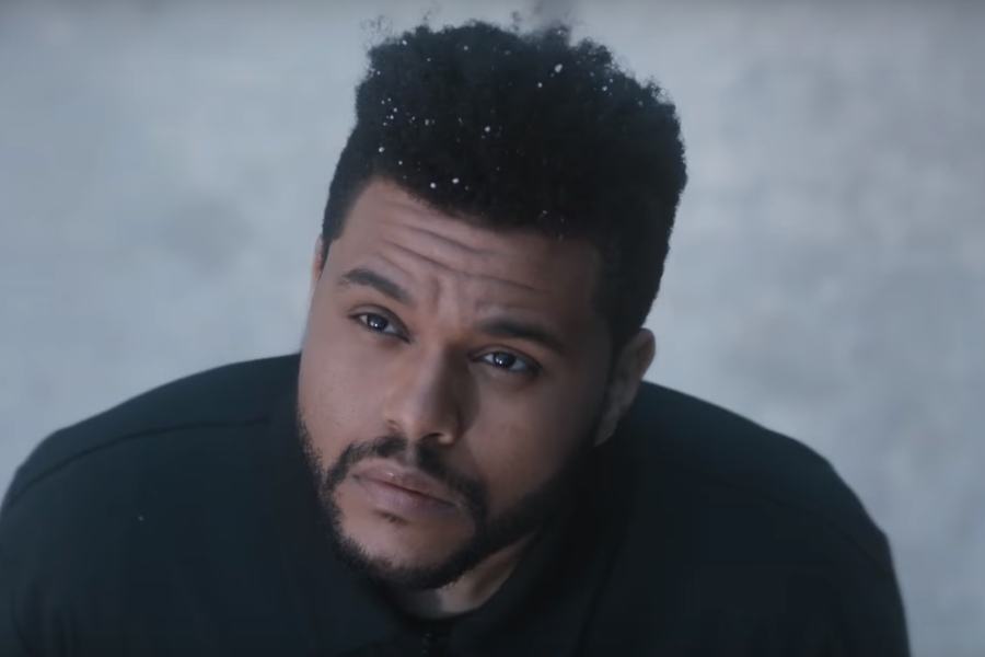 The Weeknd no clipe de "Secrets"