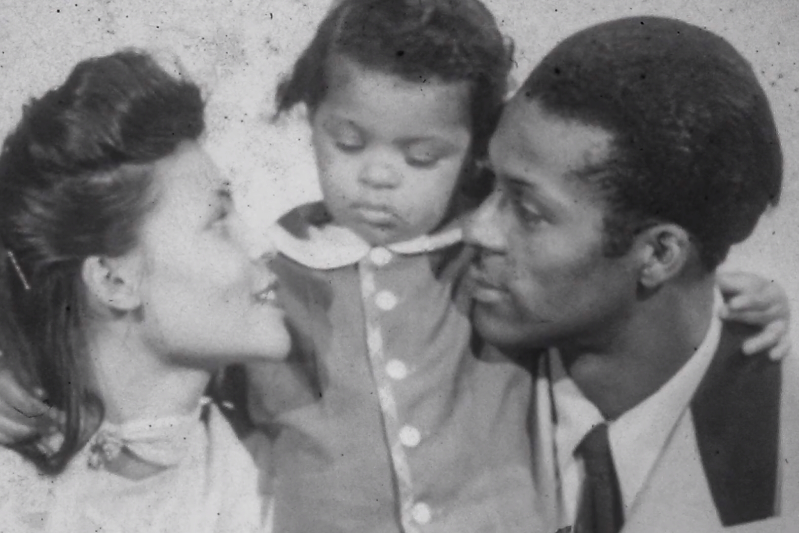 Chuck Berry em família, em foto veiculada no clipe de "Darlin'", do disco Chuck (2017)