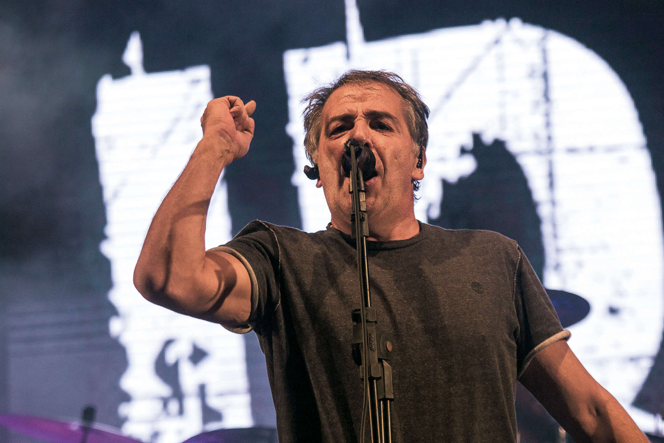 Querendo Bis  Nasi (foto) e Edgard Scandurra lideraram o Ira! em uma noite cheia de hits. Durante  a apresentação, os corredores aproveitaram o open bar de cerveja