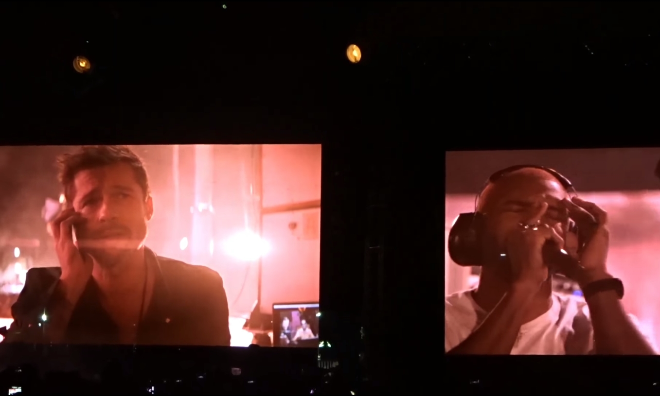 Frank Ocean e Brad Pitt durante show do cantor no festival norte-americano FYF Fest de 2017