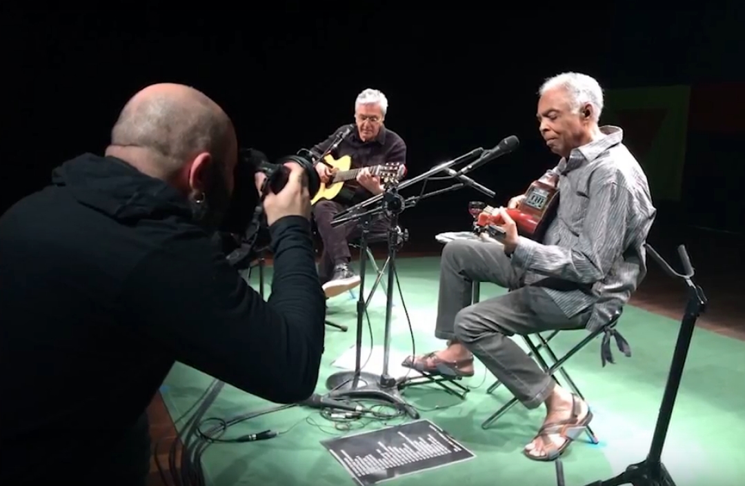 Marcos Hermes fotografando Caetano Veloso e Gilberto Gil