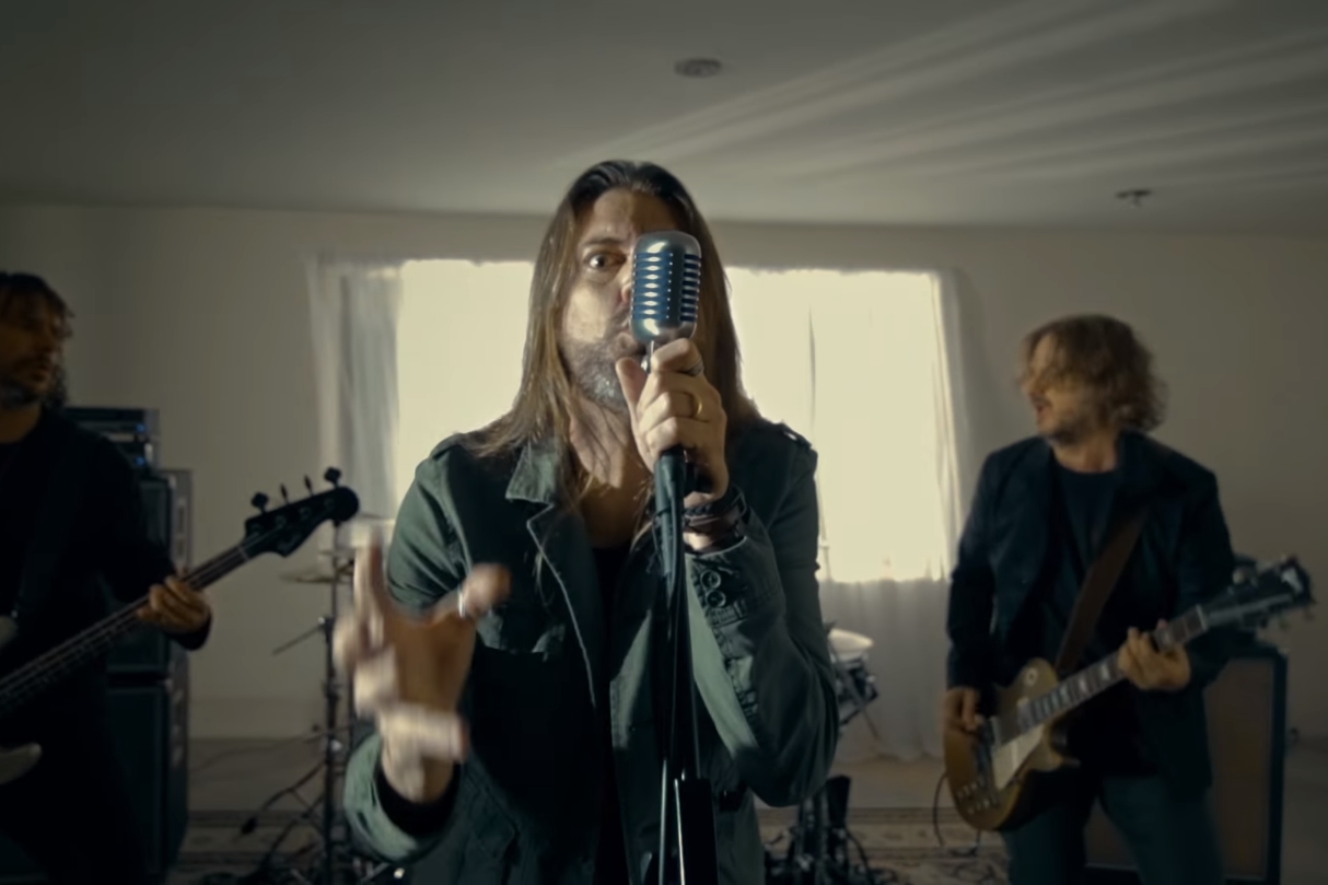 Cena do clipe de "The Maze", single do Republica