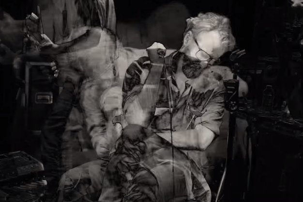 Cena do clipe de "Day I Die", do The National