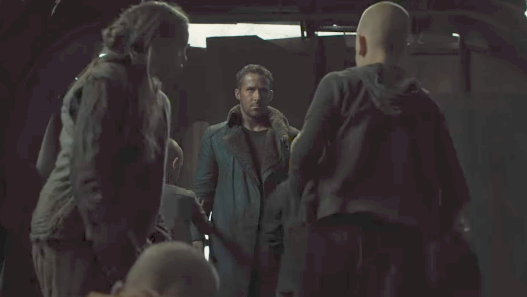 Ryan Gosling em cena de Blade Runner 2049