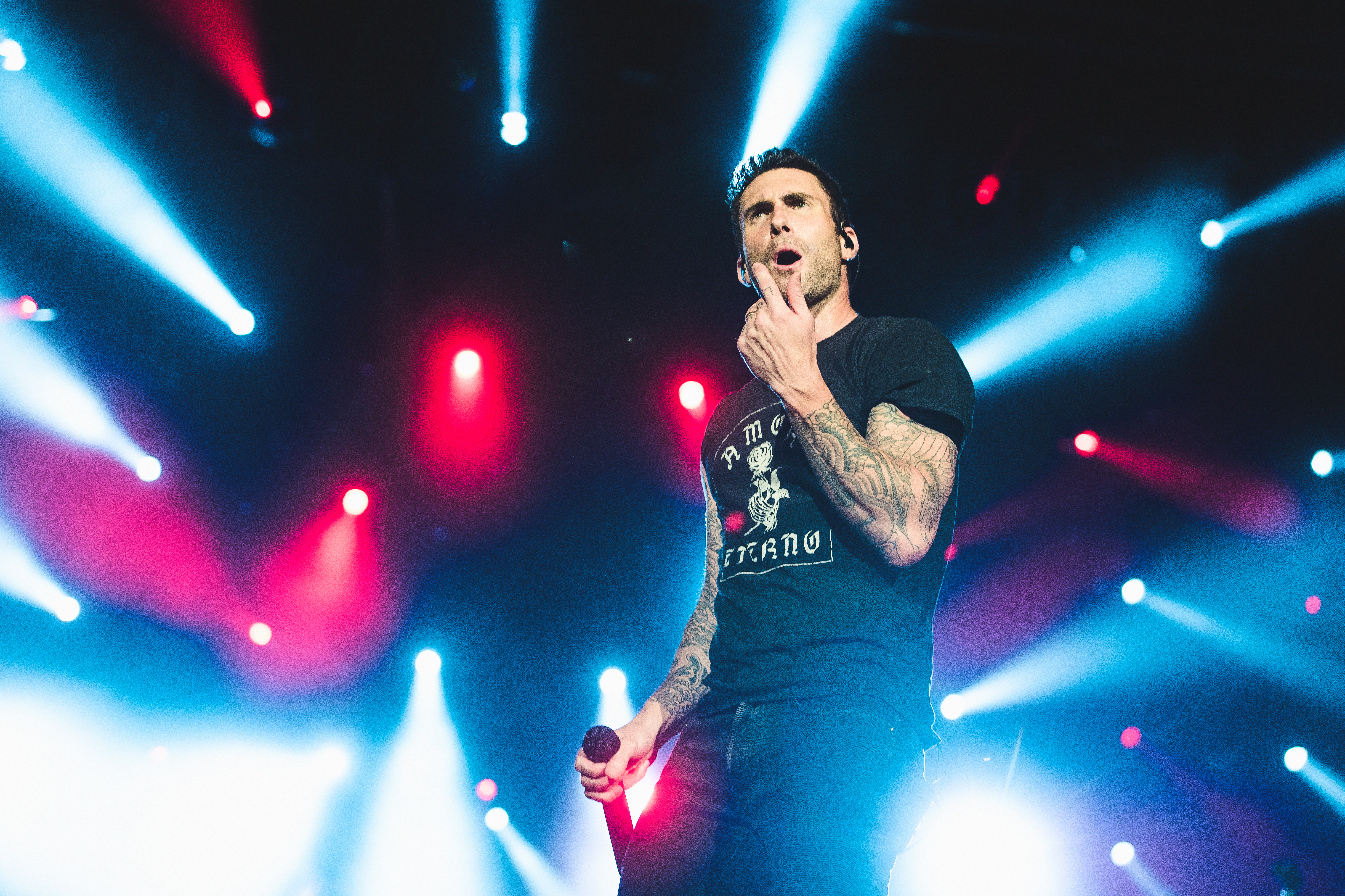 Maroon 5 durante show no primeiro dia de Rock in Rio 2017