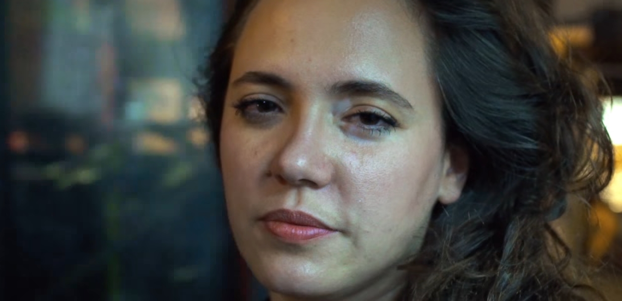 Tiê no minidocumentário que antecipa Gaya, quarto disco da carreira dela