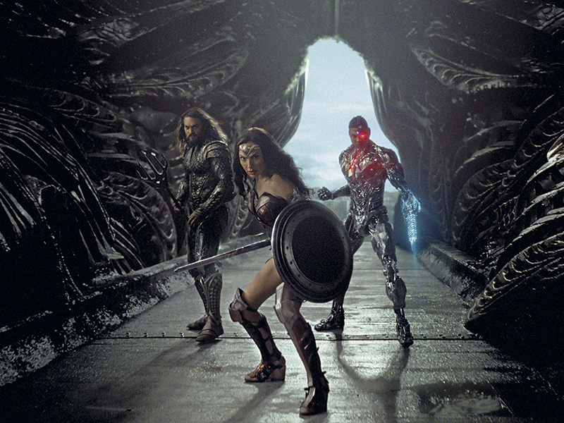 Unidos Venceremos  Jason Momoa (Aquaman), Gal Gadot (Mulher-Maravilha) e Ray Fisher (Cyborg) em ação
