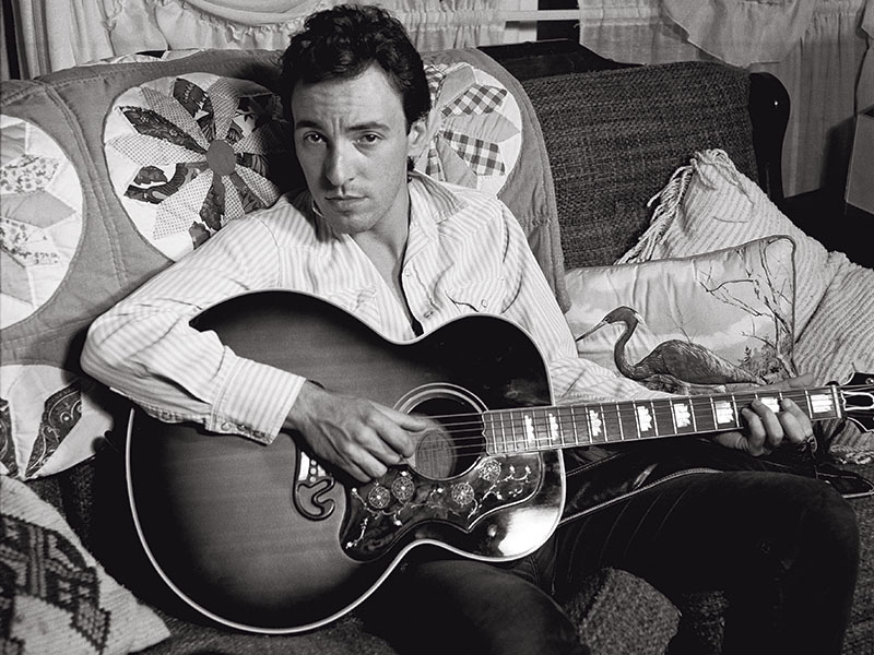 Intimidade Revelada  Springsteen clicado em 1982, em Monmouth County, em Nova Jersey, em uma casa que alugou durante a gravação do álbum Nebraska