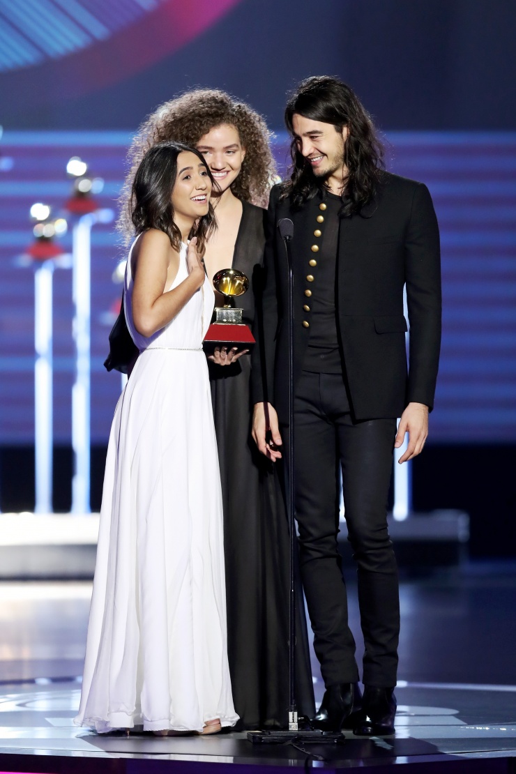 Anavitória e Tiago Iorc