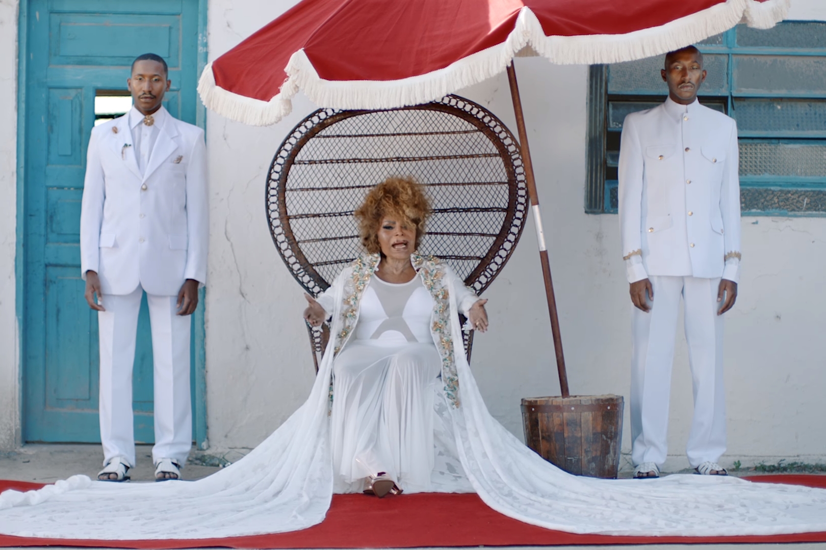 Elza Soares em cena do clipe de "A Carne"