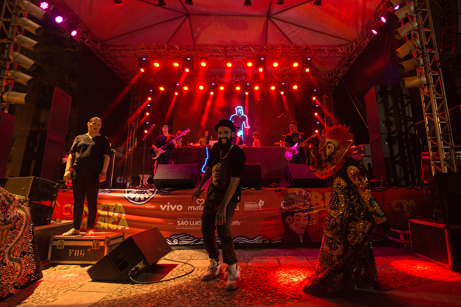 BaianaSystem em performance no Festival BR 135, em São Luís, no Maranhão, em dezembro de 2017